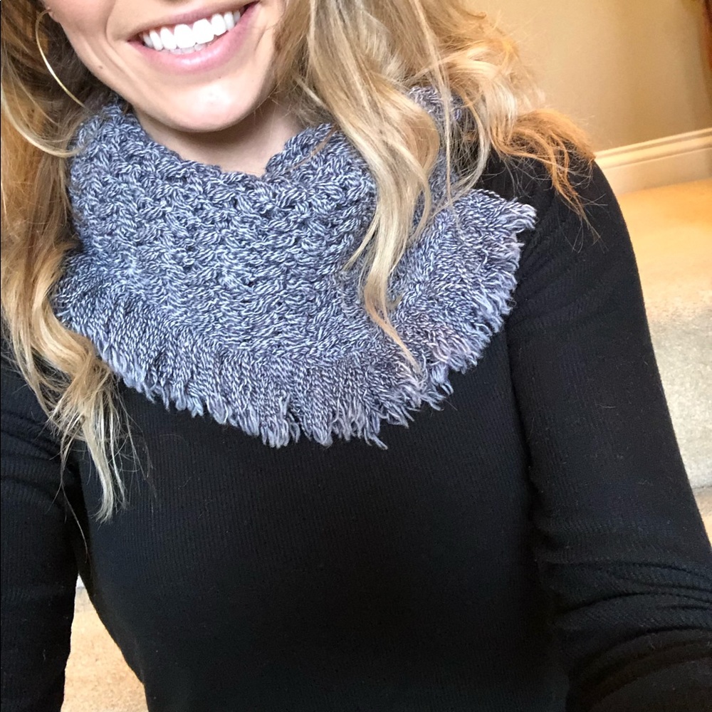 AEO blue Infinity scarf 💙